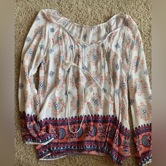 Boutique Top - Picture 3 of 4